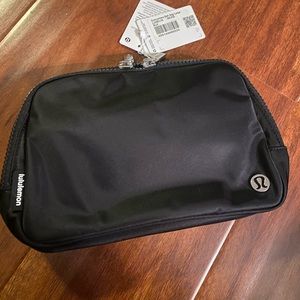 NWT lululemon large black belt bag